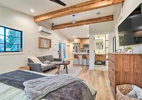 Cozy Flagstaff Studio with Patio - Near Dtwn!