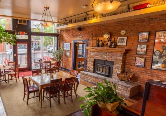 Charly's Pub & Grill